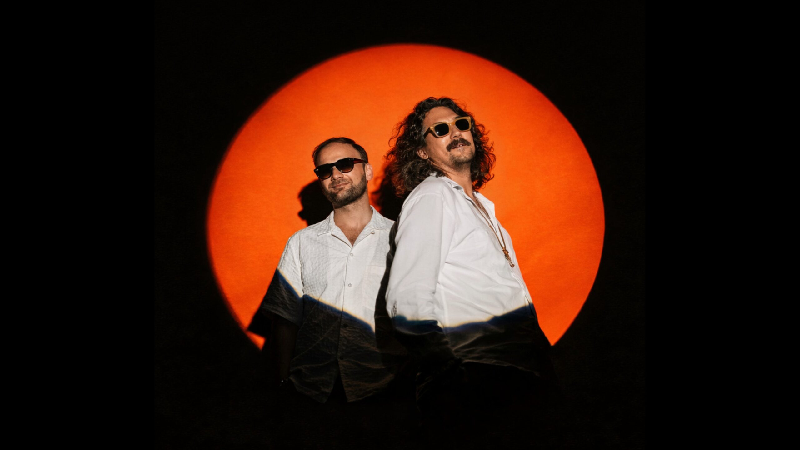 DJ duo reinterpretat